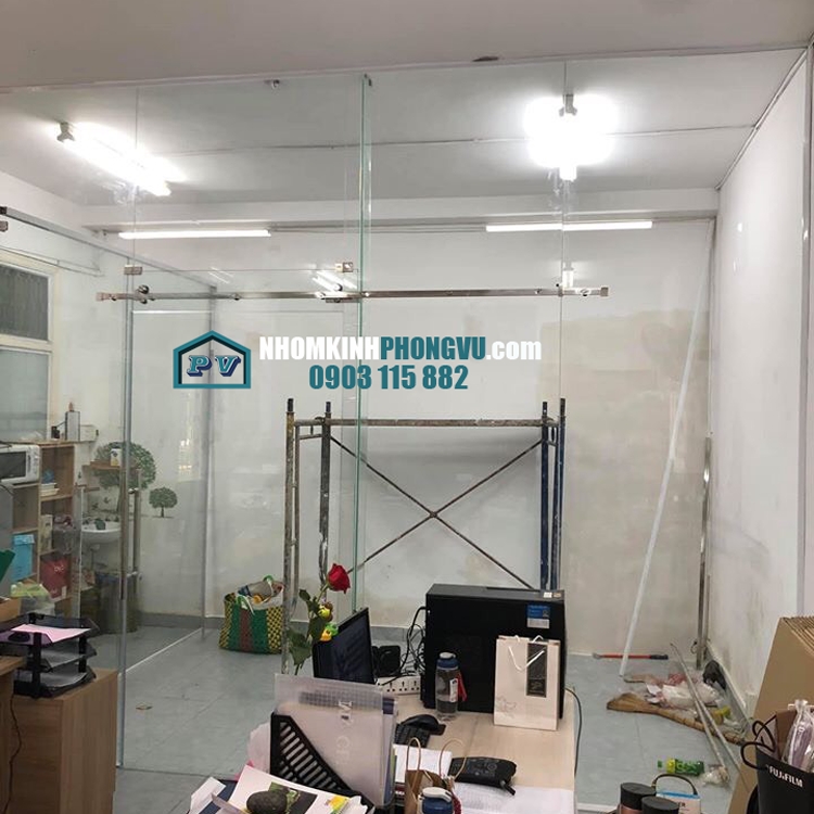 Công trình lắp đặt cửa kính lùa treo văn phòng đẹp tại Bình Hưng Hòa B, Quận Bình Tân, TPHCM